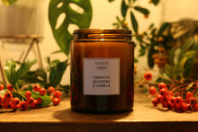 College Green Tobacco Blossom & Vanilla candle in amber glass har
